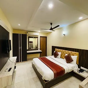 *** Hotel Augusto India